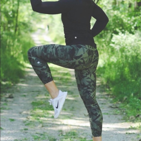 Lululemon RARE Tight StuffLeggings - Picture 3 of 13